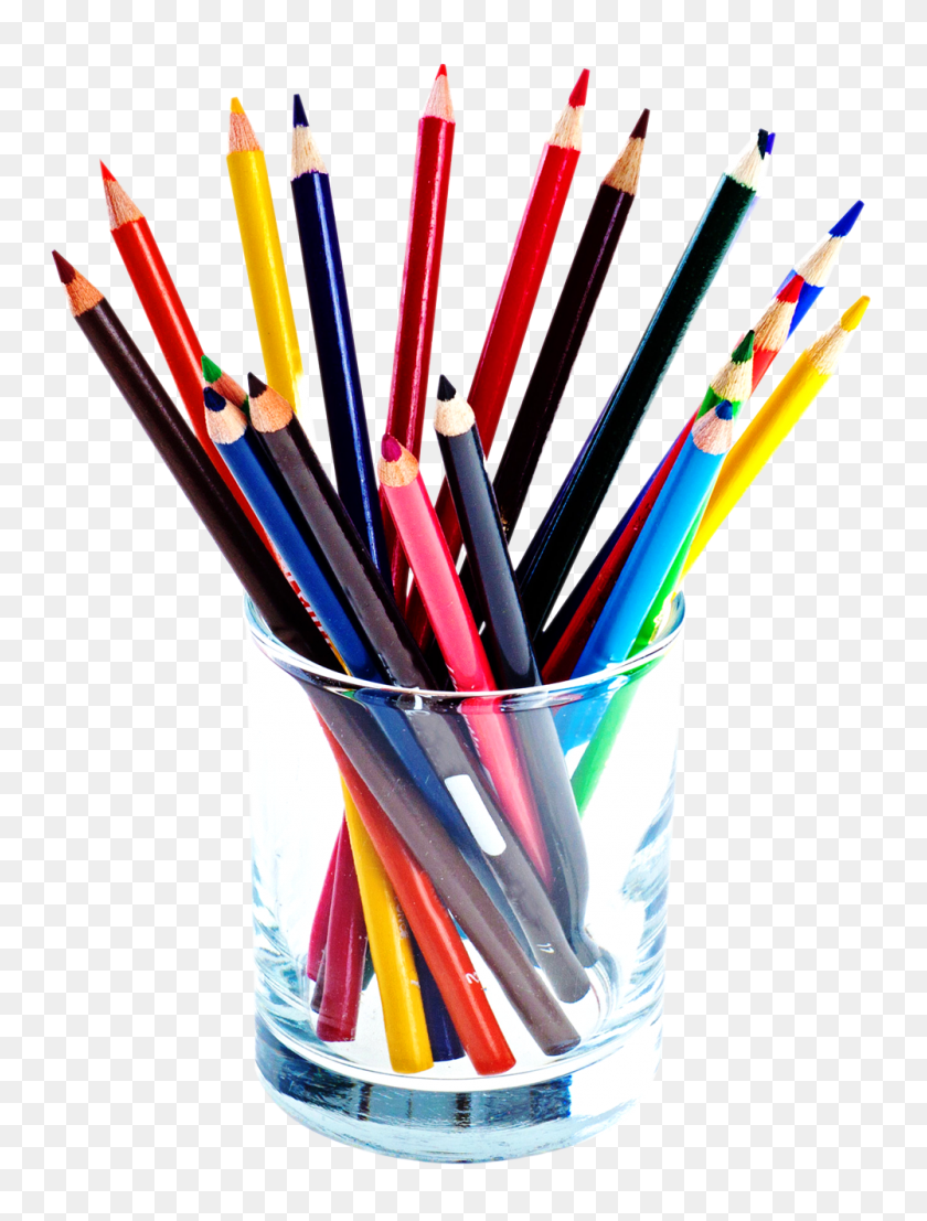 Цветные карандаши на белом фоне