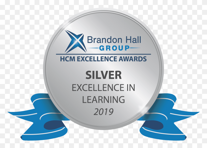 2003x1386 Brandon Hall Excelencia En El Aprendizaje 2019, Texto, Casco, Ropa Hd Png