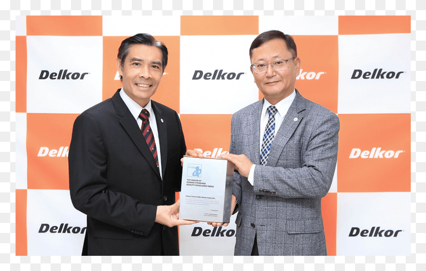 1151x701 Delkor Batteries Have Maintained The No 1 Spot In The Korean Standards Association Automotive Battery Maker, Tie, Accessories, Person HD PNG Download