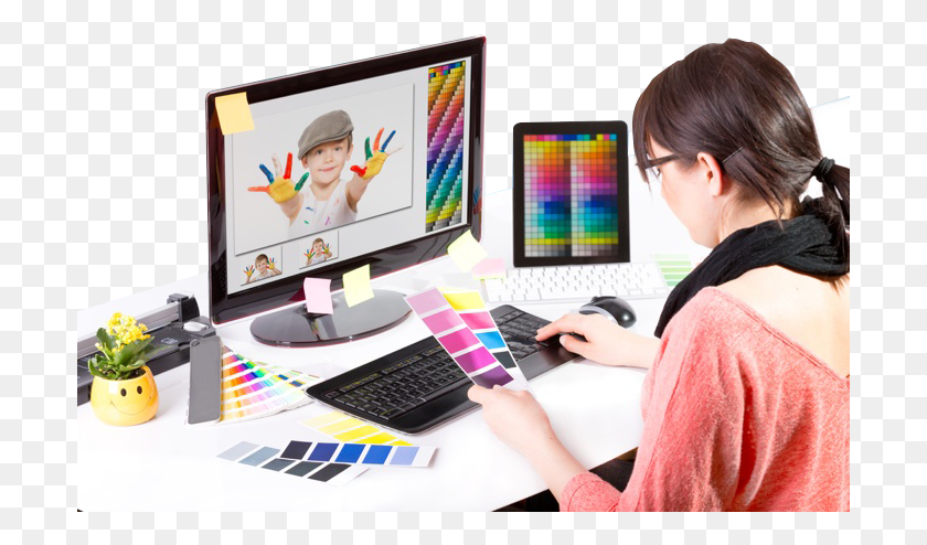 701x434 Disenador Grafico Working Adobe Illustrator, Person, Human, Furniture HD PNG Download