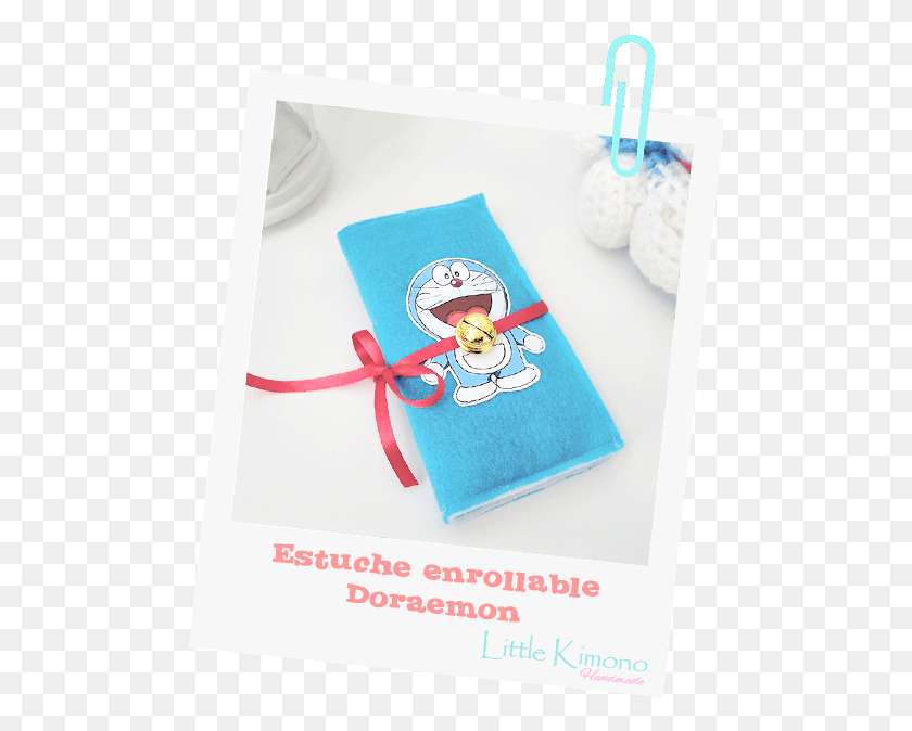 495x614 Estuche Enrollable Doraemon Illustration, Text, Toalla De Baño, Toalla Hd Png