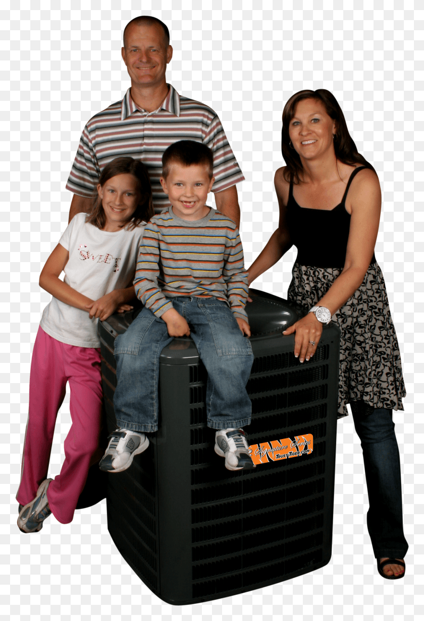 1712x2574 Family With Tiger Ac Unit Baby HD PNG Download