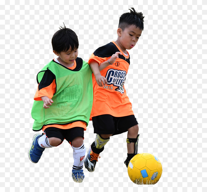 625x720 Футбольный Мяч Jugando Futbol Soccer Kids, Человек, Человек, Футбольный Мяч Png Скачать
