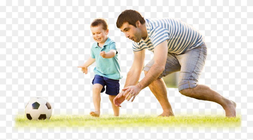 1822x945 Ребенок Играет С Отцом, Играющим С Детьми, Человек, Человек, Футбольный Мяч Png Скачать
