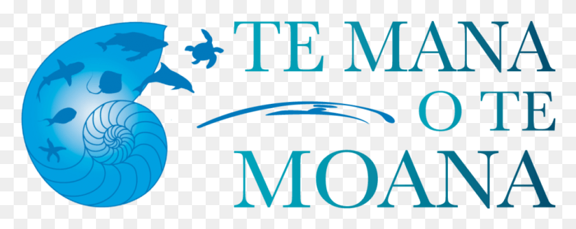 1009x356 Descargar Png Logo Te Mana Te Mana O Te Moana, Texto, Alfabeto, Bebidas Hd Png