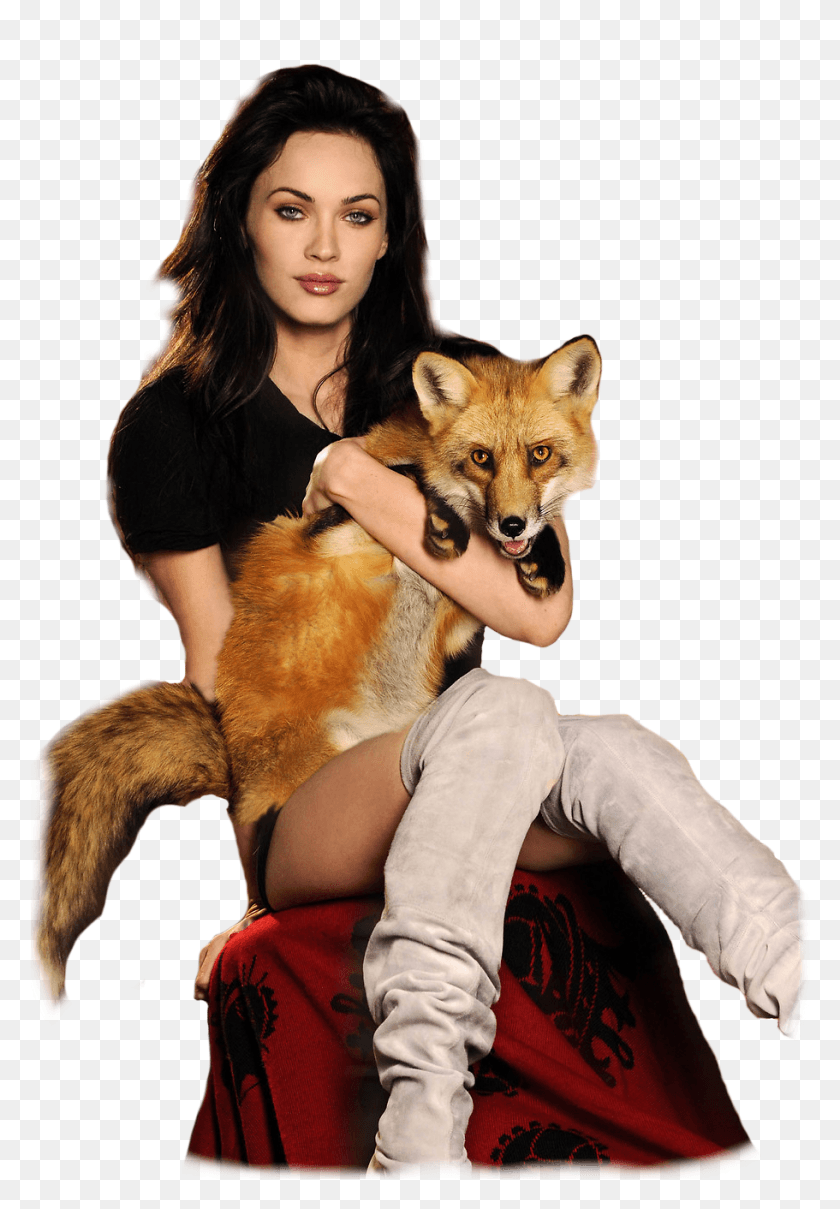 911x1342 Descargar Png Reklama Megan Fox Sosteniendo Un Zorro, La Vida Silvestre, Mamíferos, Animal Hd Png