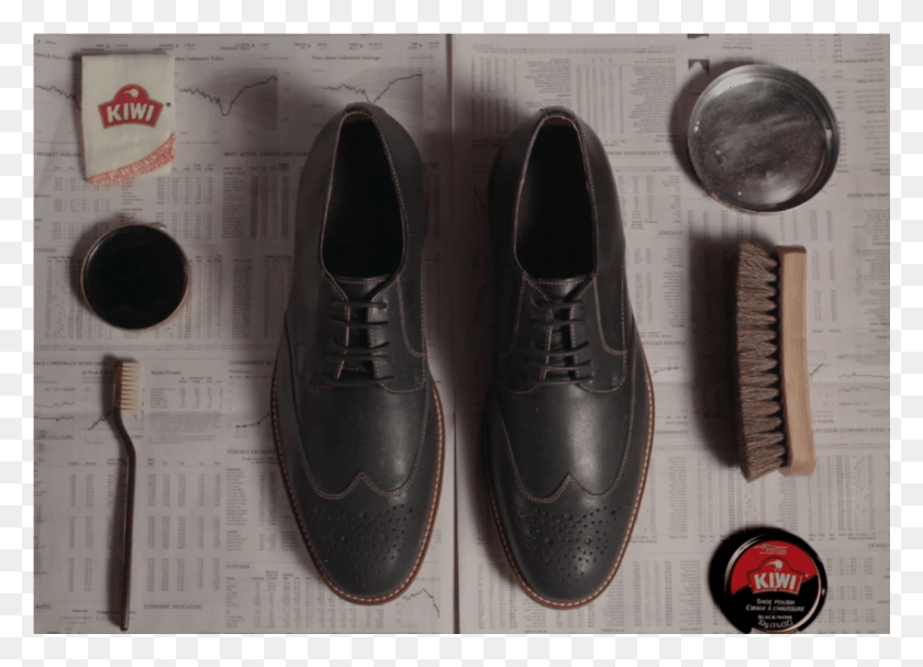 1284x902 Чистка Обуви Use Kiwi Shoe Polish, Clothing, Apparel, Footwear Hd Png Download