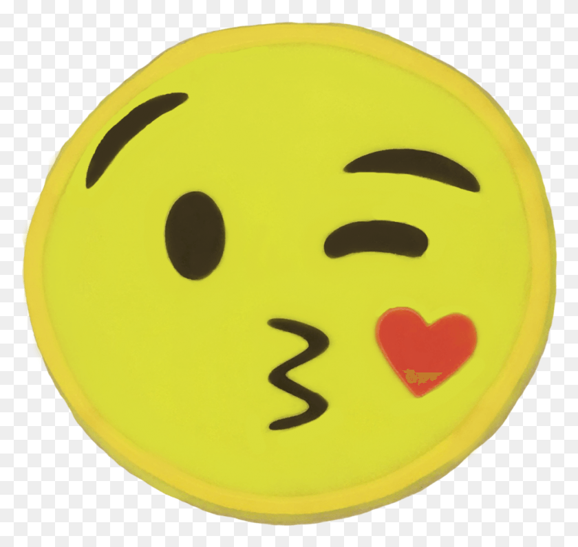 939x887 Подмигивающее Лицо Emoji Clip Art Freeuse Emojipillow, Фрисби, Игрушка, Логотип Hd Png Скачать